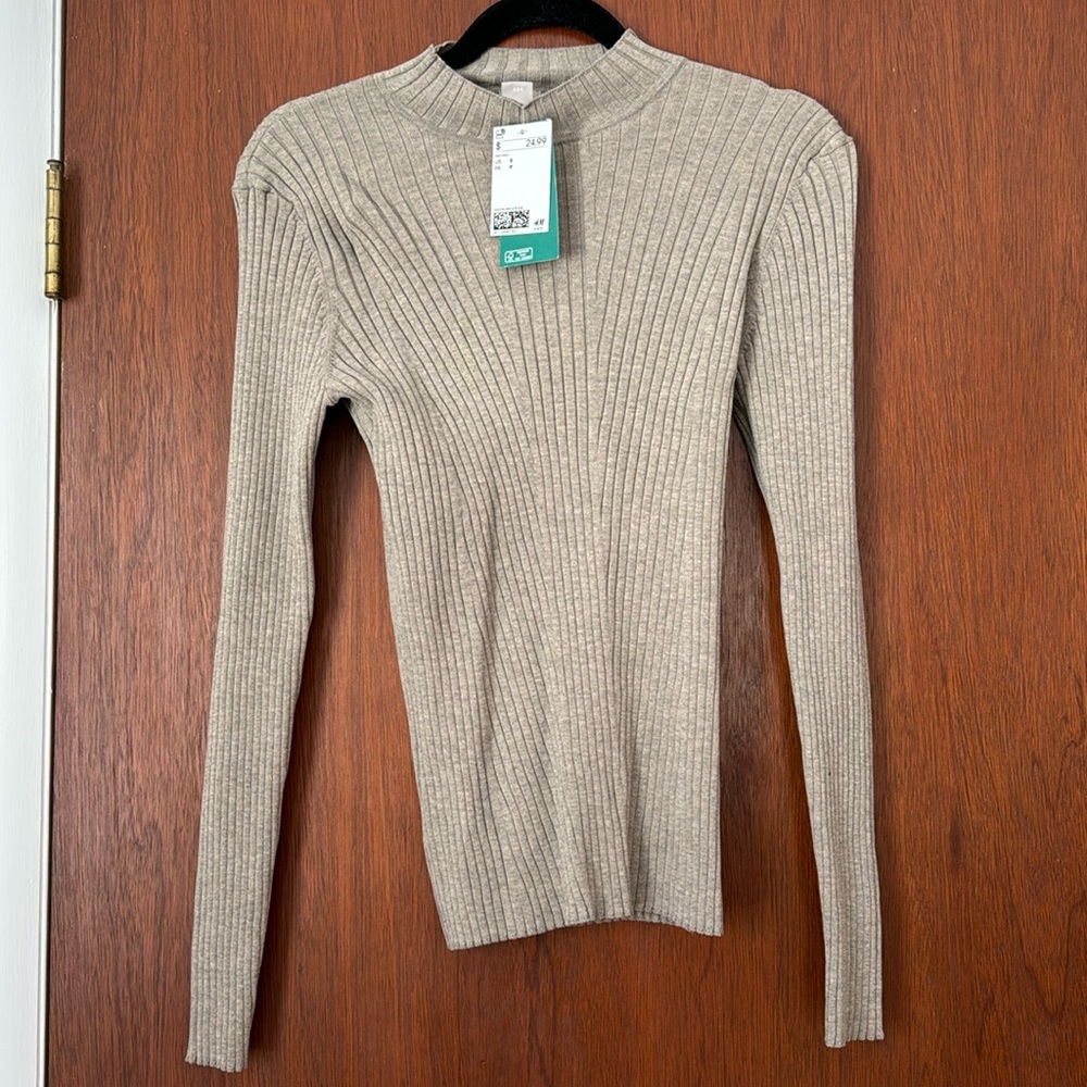 H&M Sweater Top